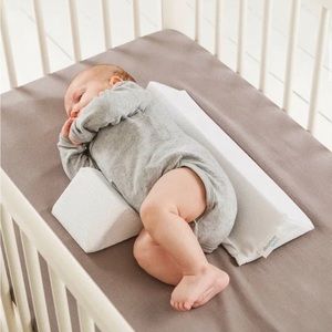 Anti roll baby wedge pillow